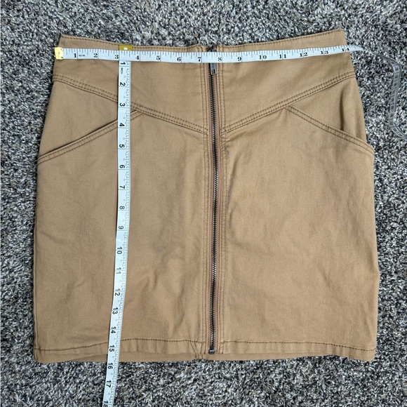 H&M Divided Beige Tan Zip Front Mini Skirt 8 - Picture 7 of 9